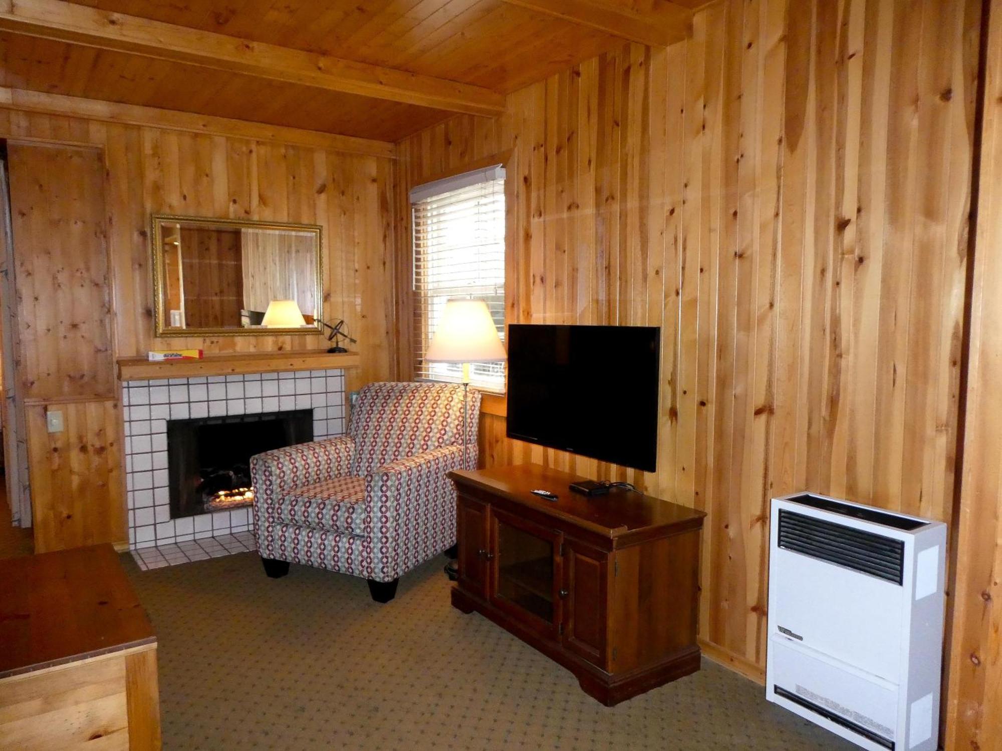 Bedford Deluxe King Room with Parking
