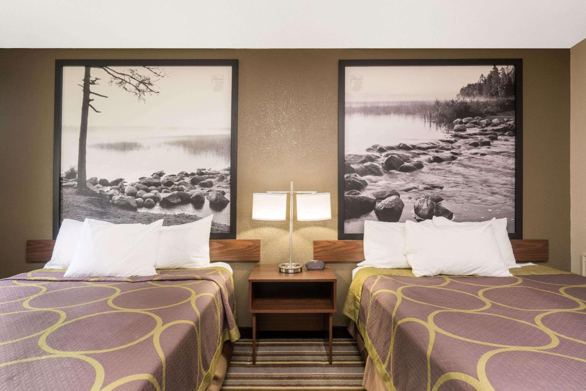 Queen Room Two Queen Beds Non-Smoking