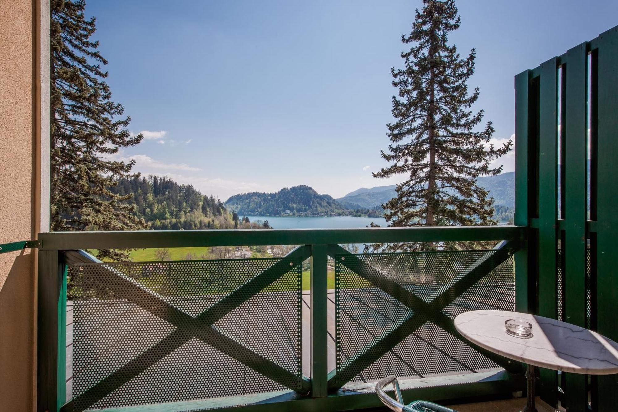 Single Room Balcony Lake View