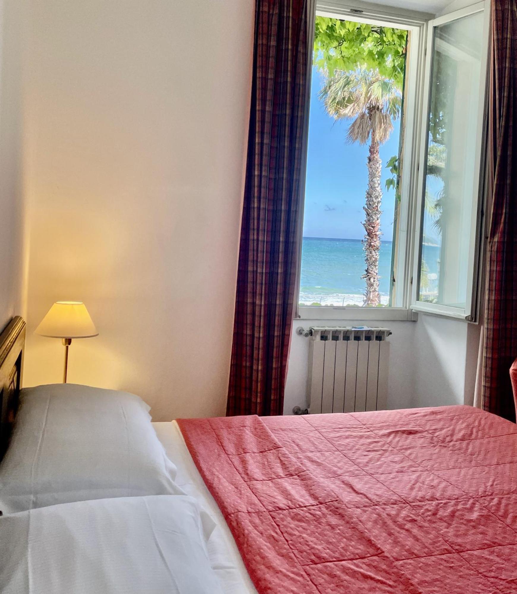 Double or Twin Room Sea View,1589557214:JPEG