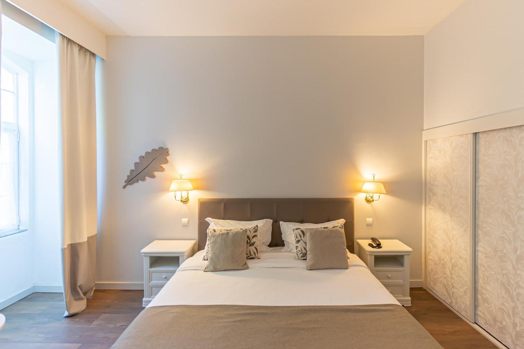Deluxe Double Room,1589559111:JPEG