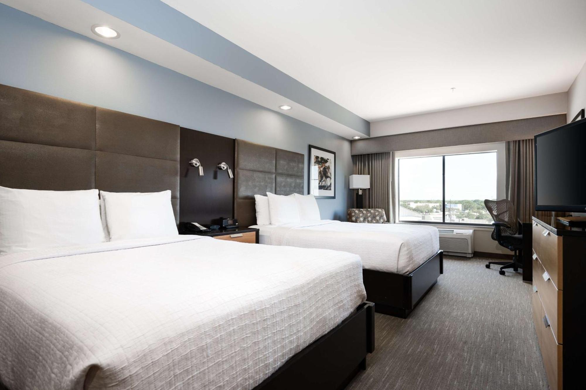 Room with Two Queen Beds and Bath Tub - Disability Access/Non-Smoking