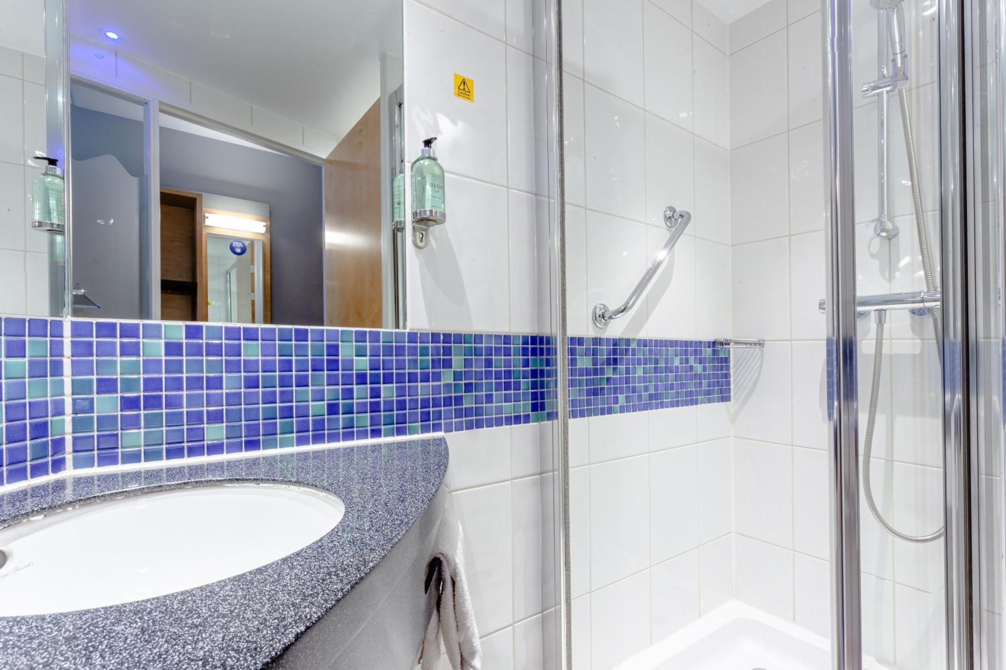 Chambre Lits Jumeaux Standard avec Petit-Déjeuner Chaud Gratuit