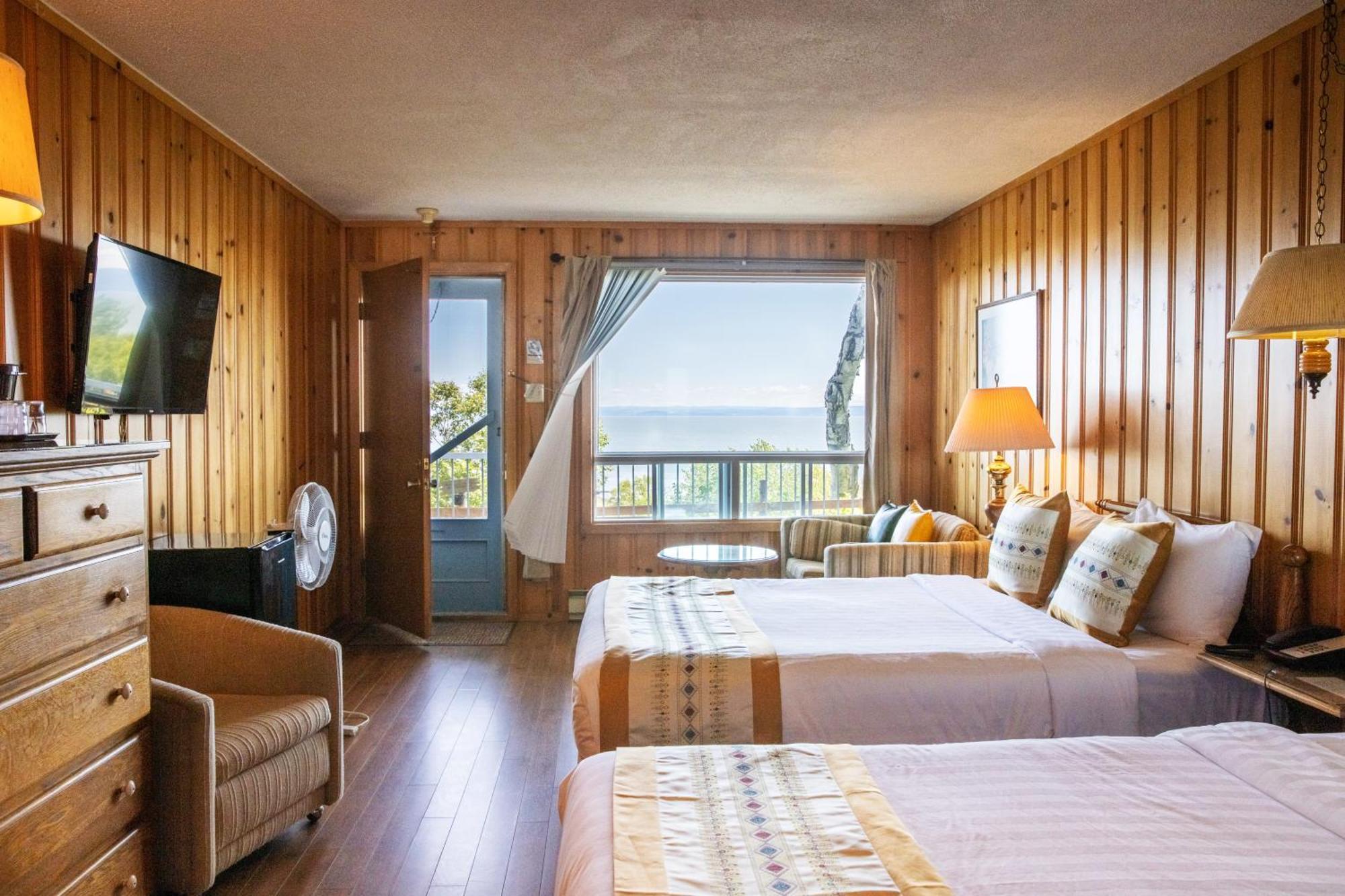 Superior Queen Room with Two Queen Beds