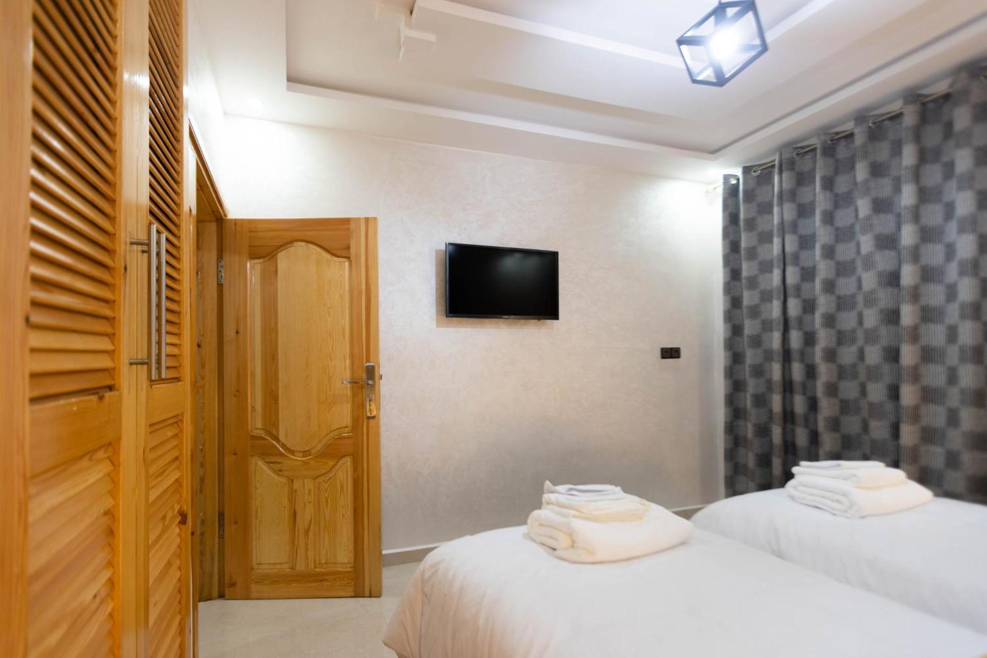 Studio Apartment Queen Bed