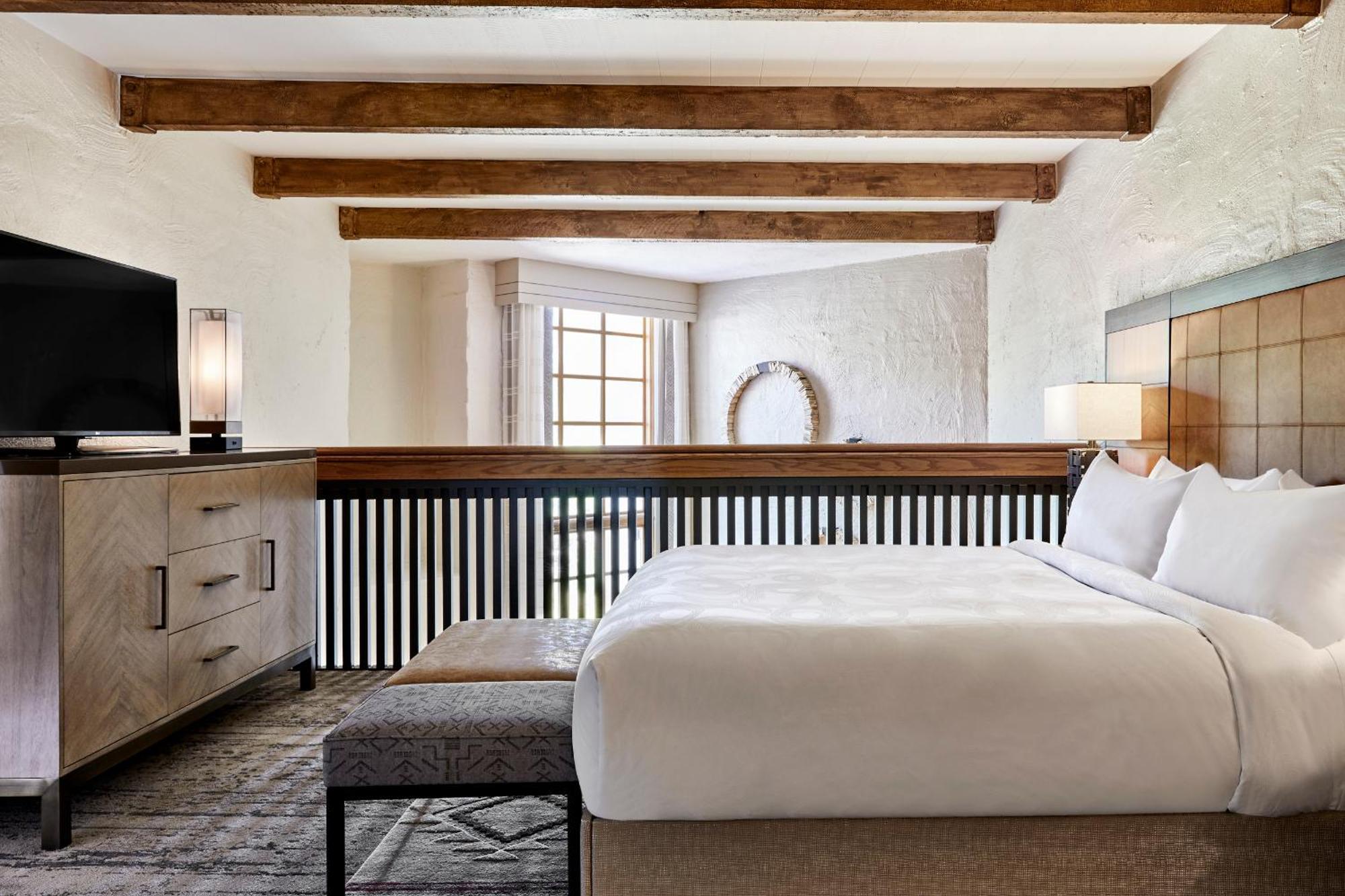 One-Bedroom Bi-level King Suite
