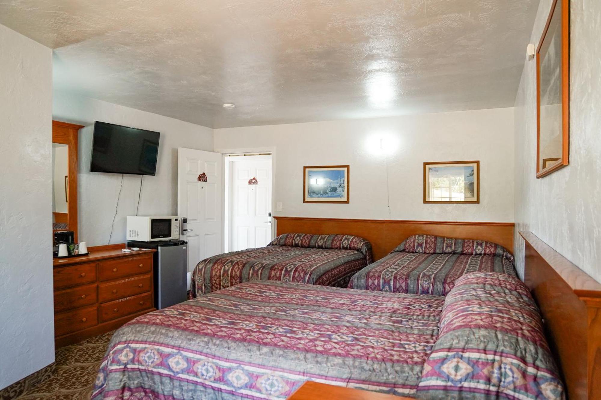 Basic Triple Room