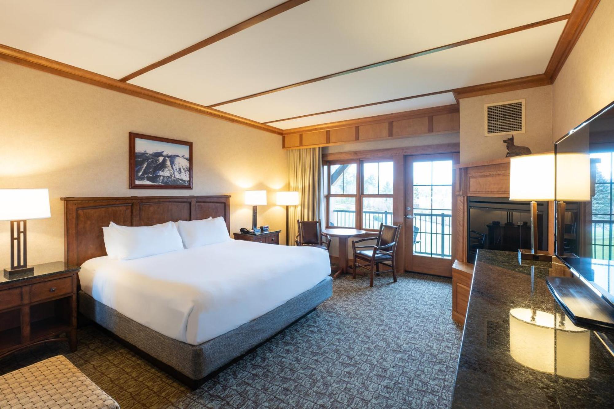 Deluxe King Room
