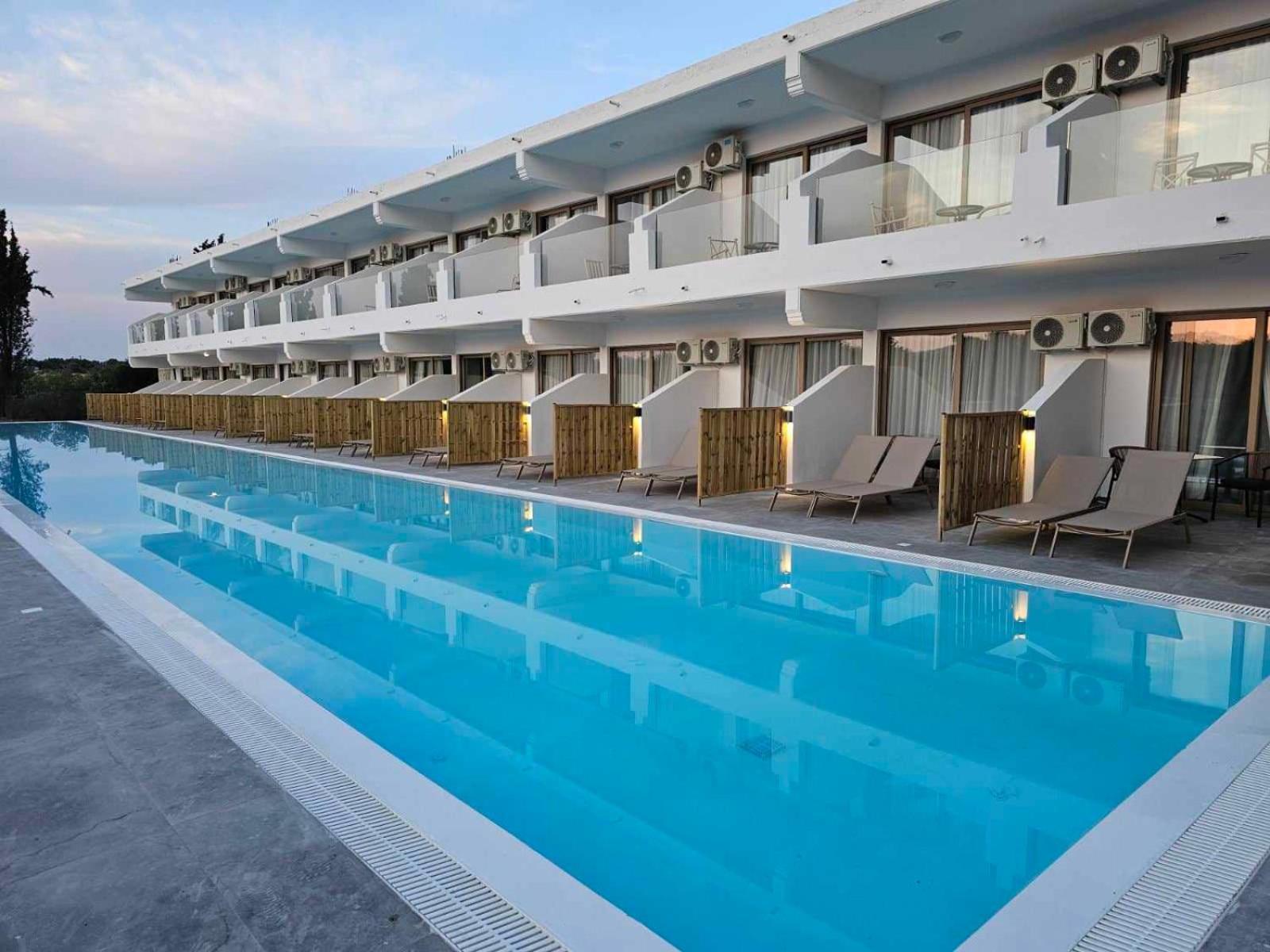 Chambre Double avec Piscine Commune