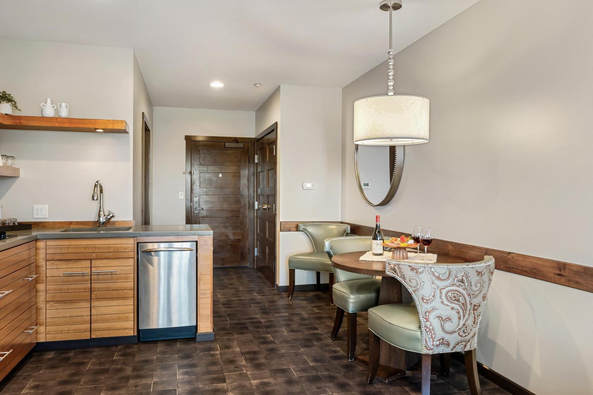 Mountain View Suite
