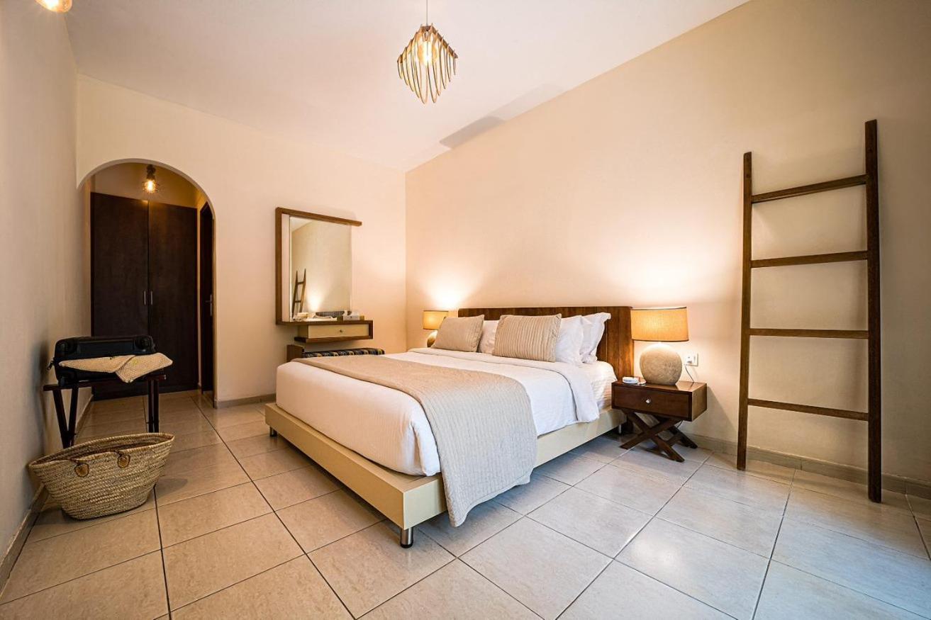 Standard Suite,1592888607:JPEG