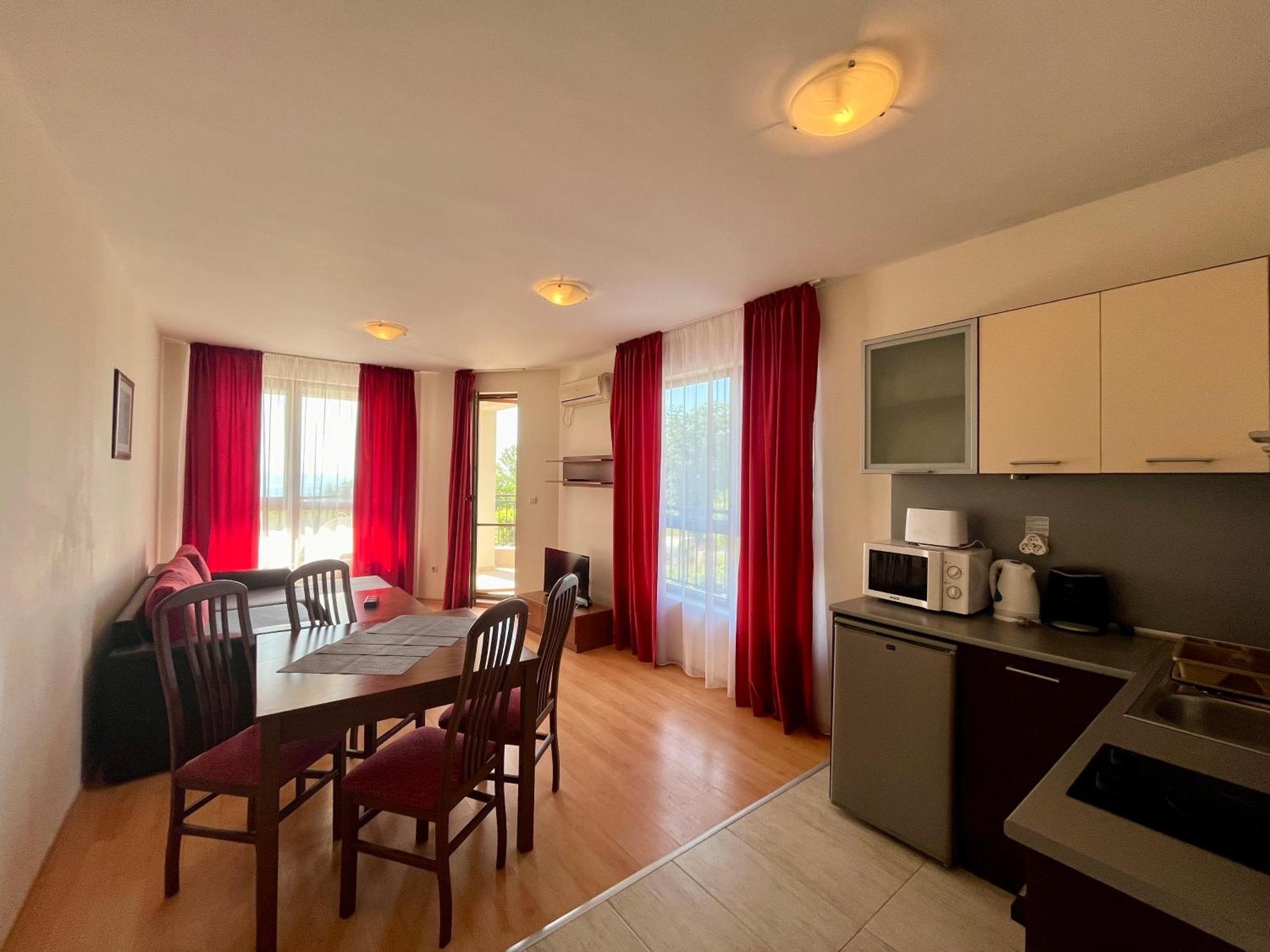 One-Bedroom Apartment