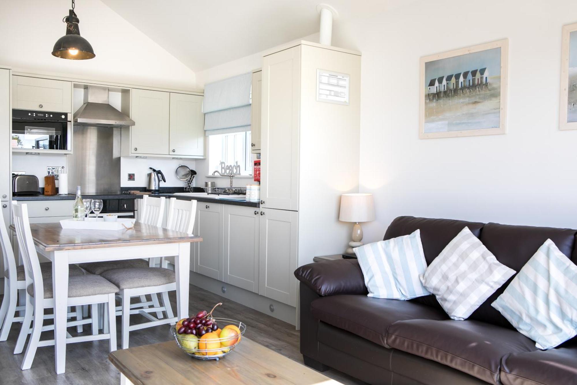 4 Berth Superior Beach House Pet