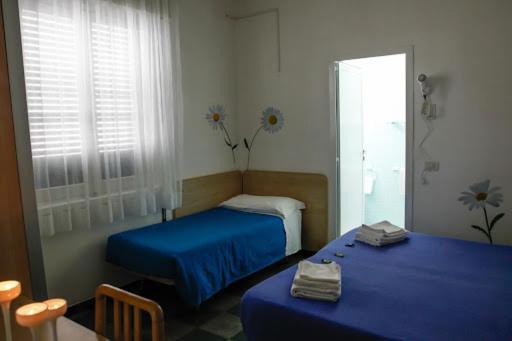 Quadruple Room Bathroom,1597647155:JPEG