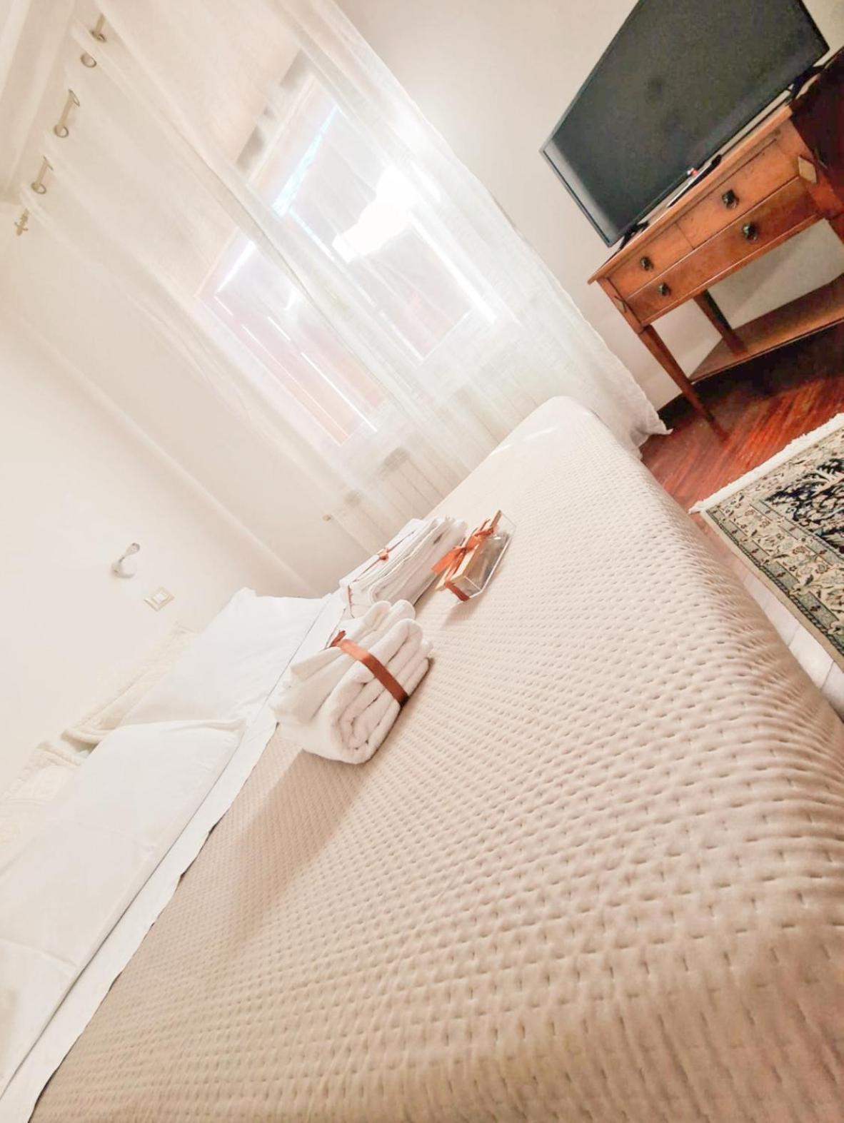 Double Room,1241934721:JPEG