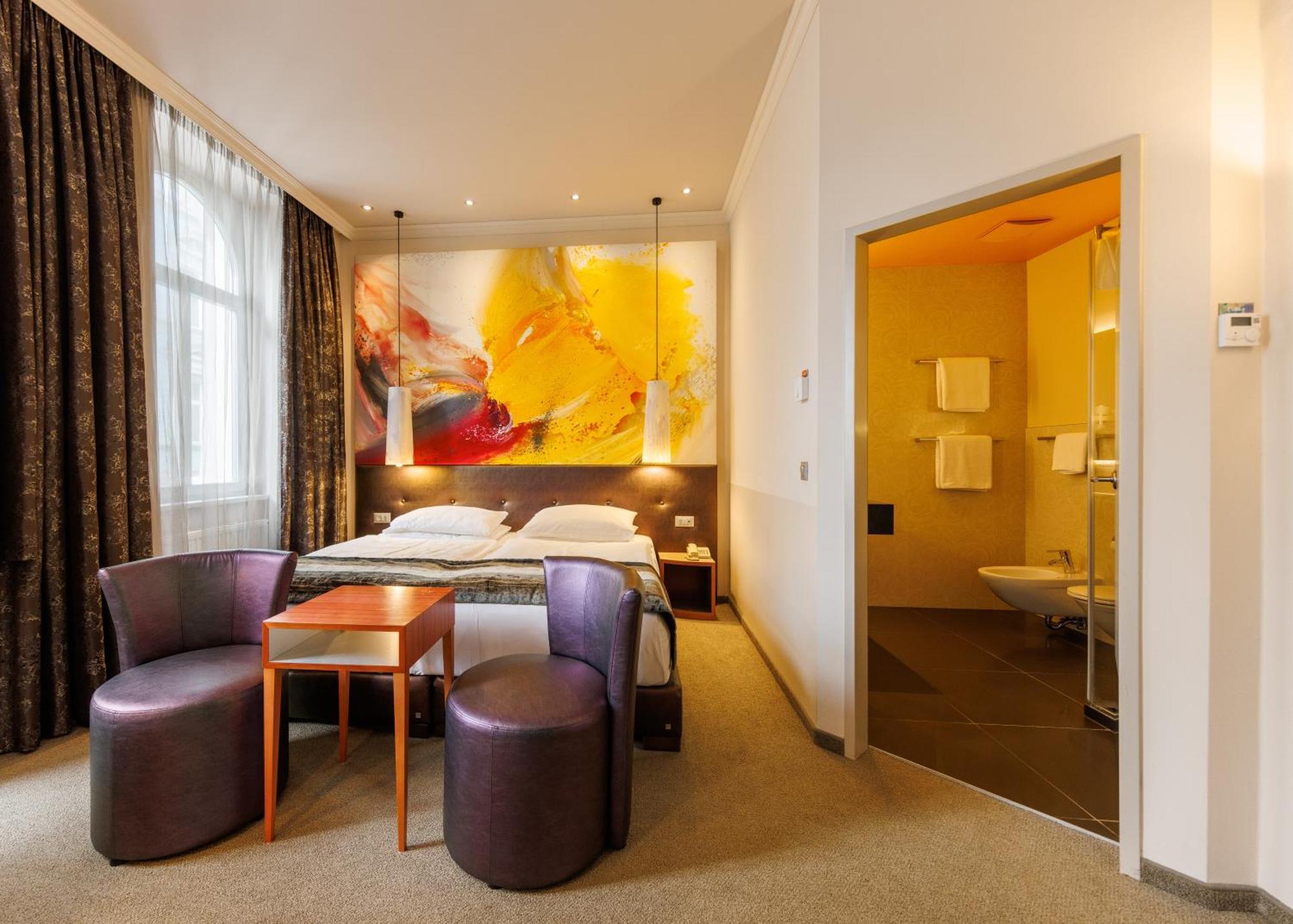 Deluxe Quadruple Room Street View