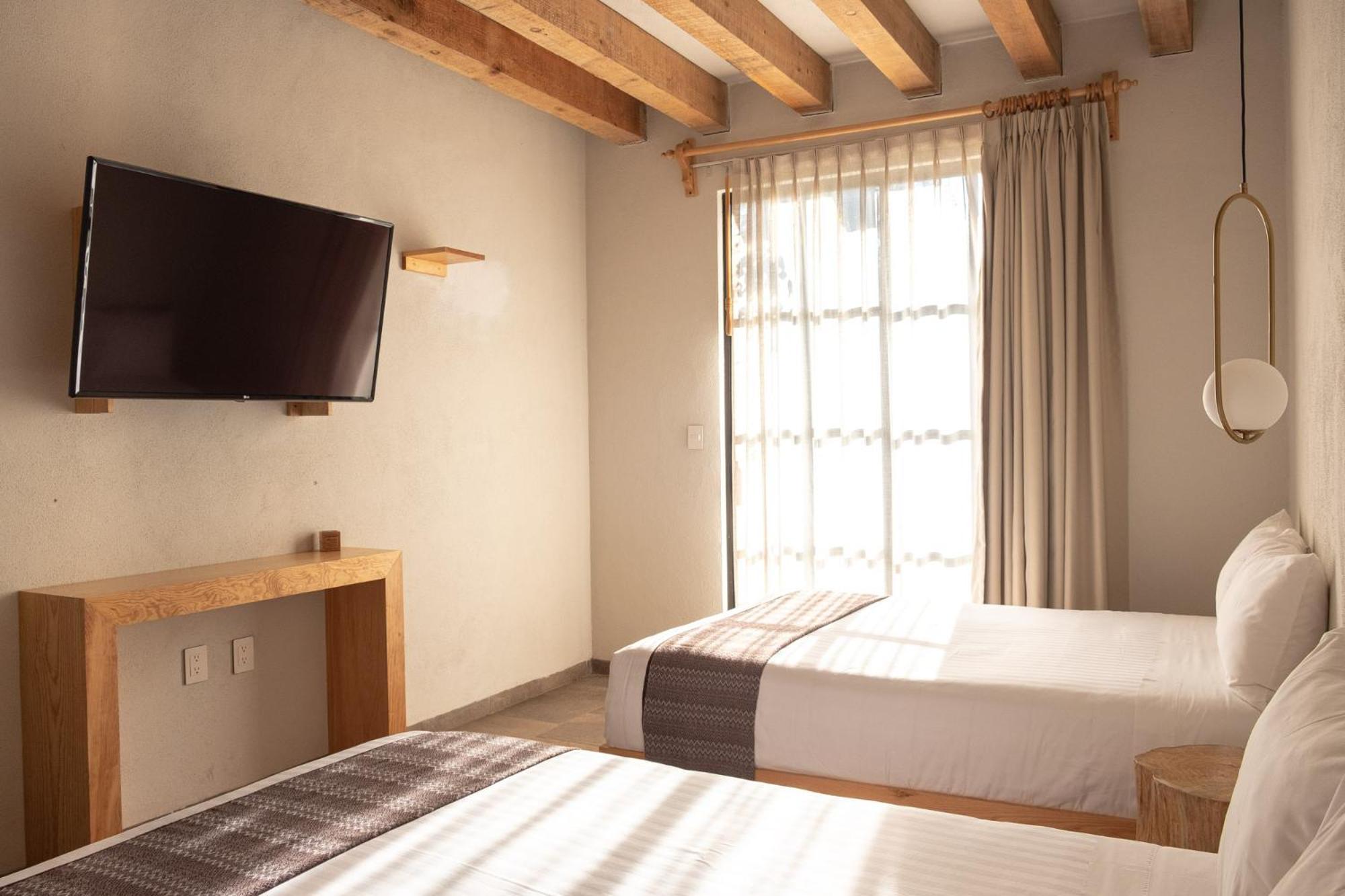 Twin Room,1594691282:JPEG