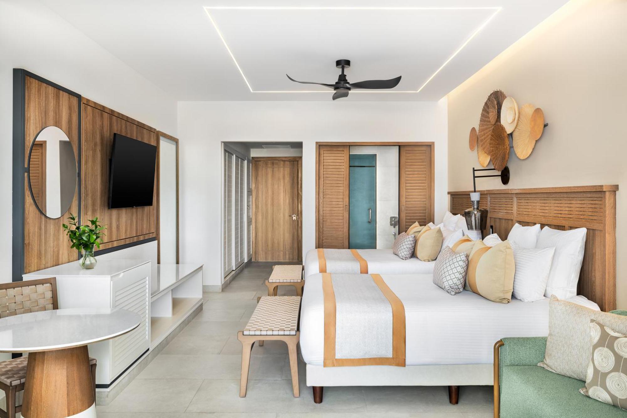 Suite Junior Doble con vistas a la piscina