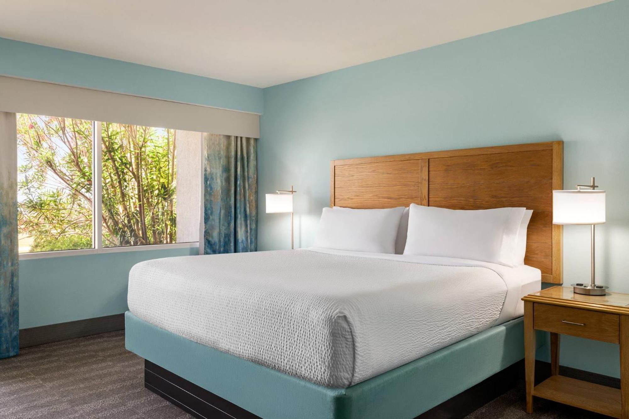Leisure King Room