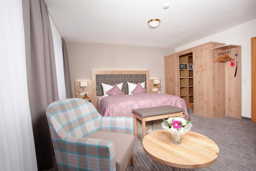 Superior Double Room with Balcony including access to Vita Classica Thermalbald