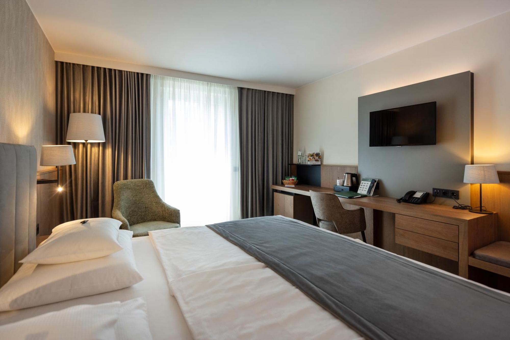Doppelzimmer mit Gartenblick