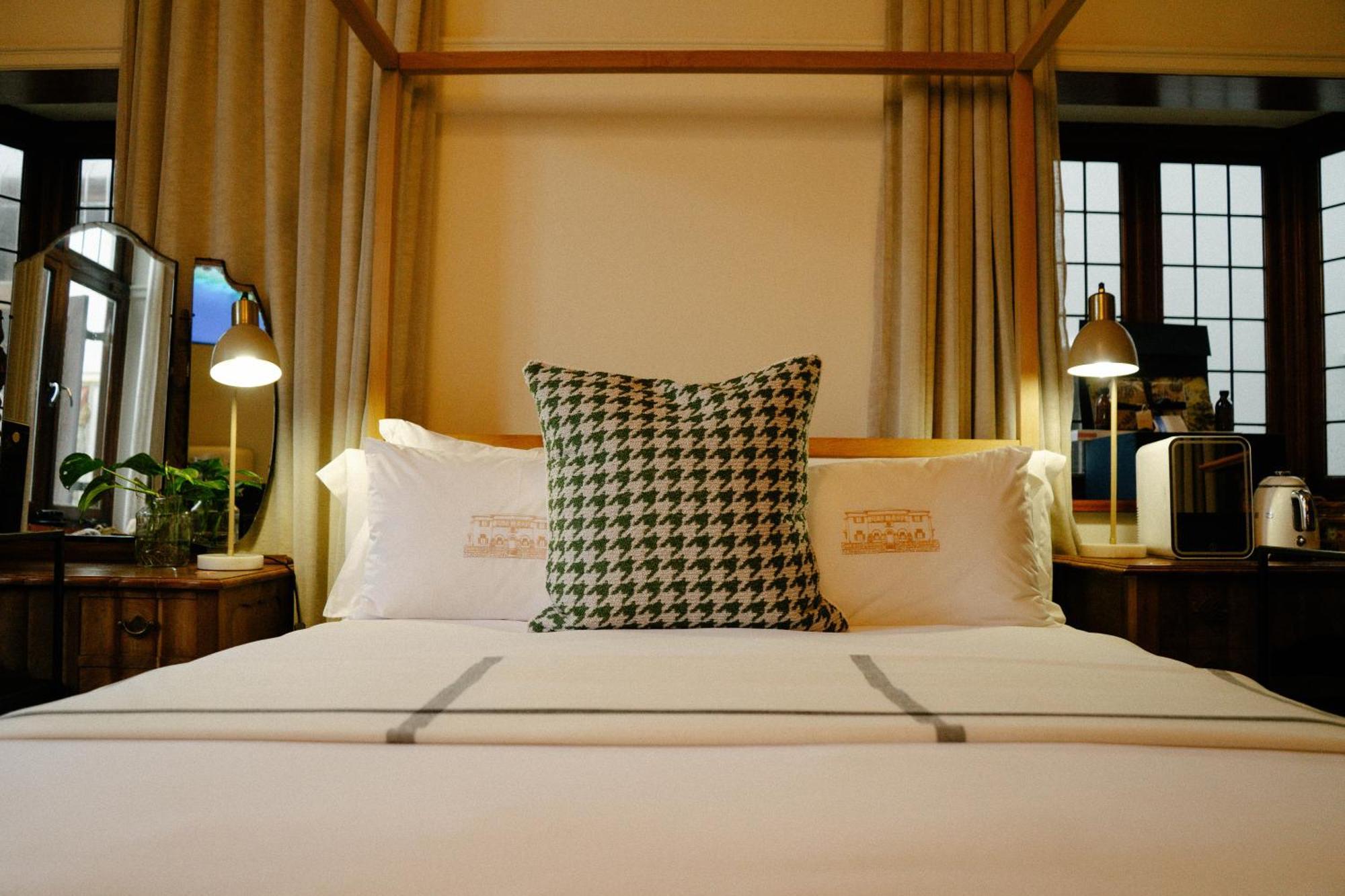 Deluxe Double or Twin Room with Garden View