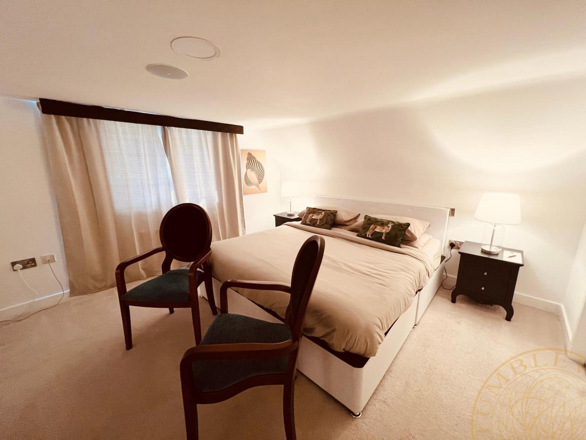 Queen Room Garden View
