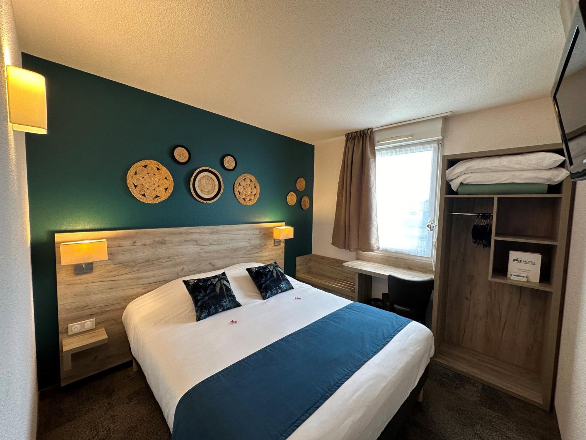 Double Room,1597547181:JPEG