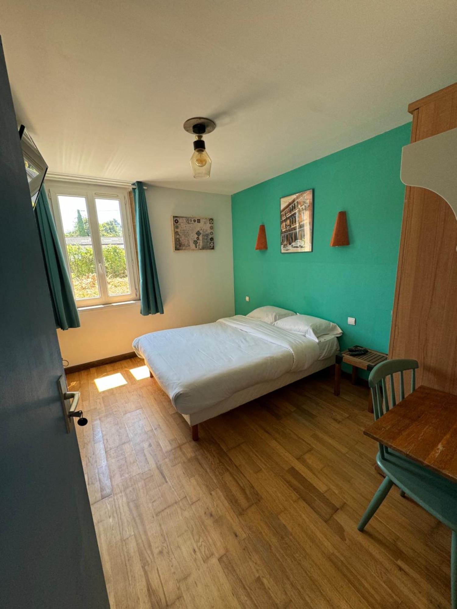 Chambre Double - Accessible aux Personnes à Mobilité Réduite