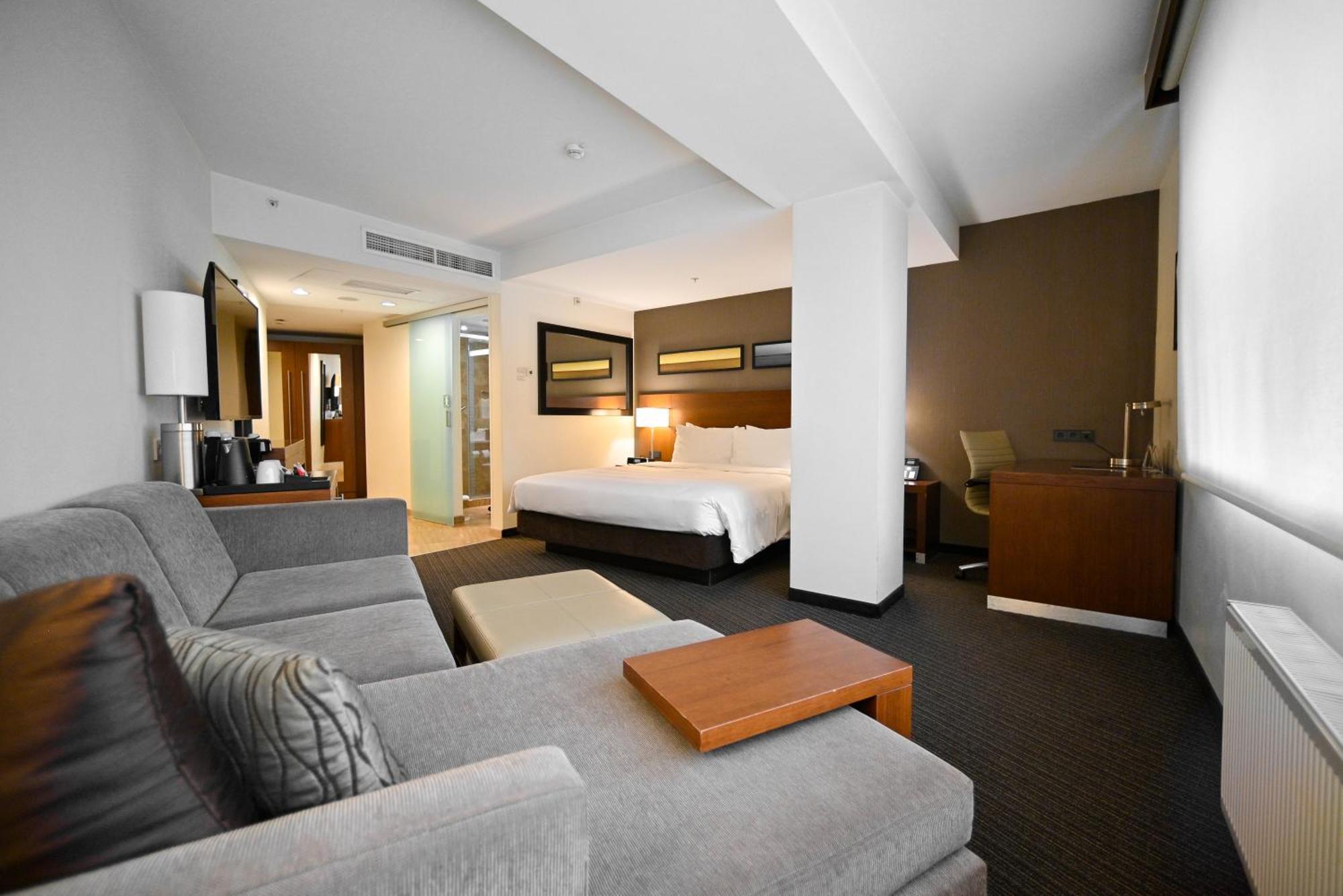Deluxe King Room