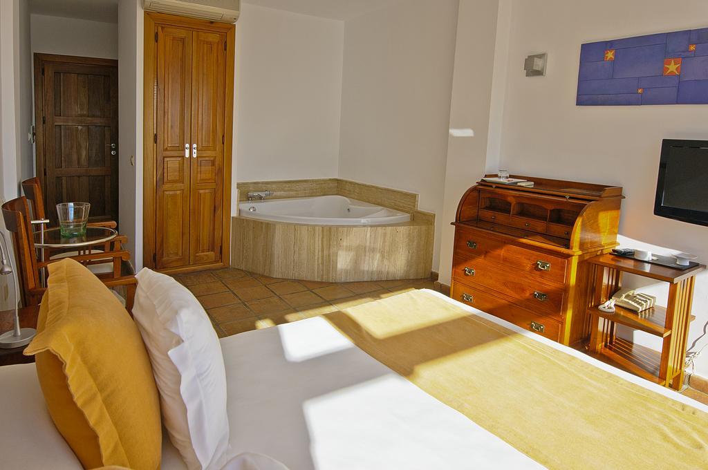 Superior Tweepersoonskamer met Hydromassagebad en Uitzicht op Zee
