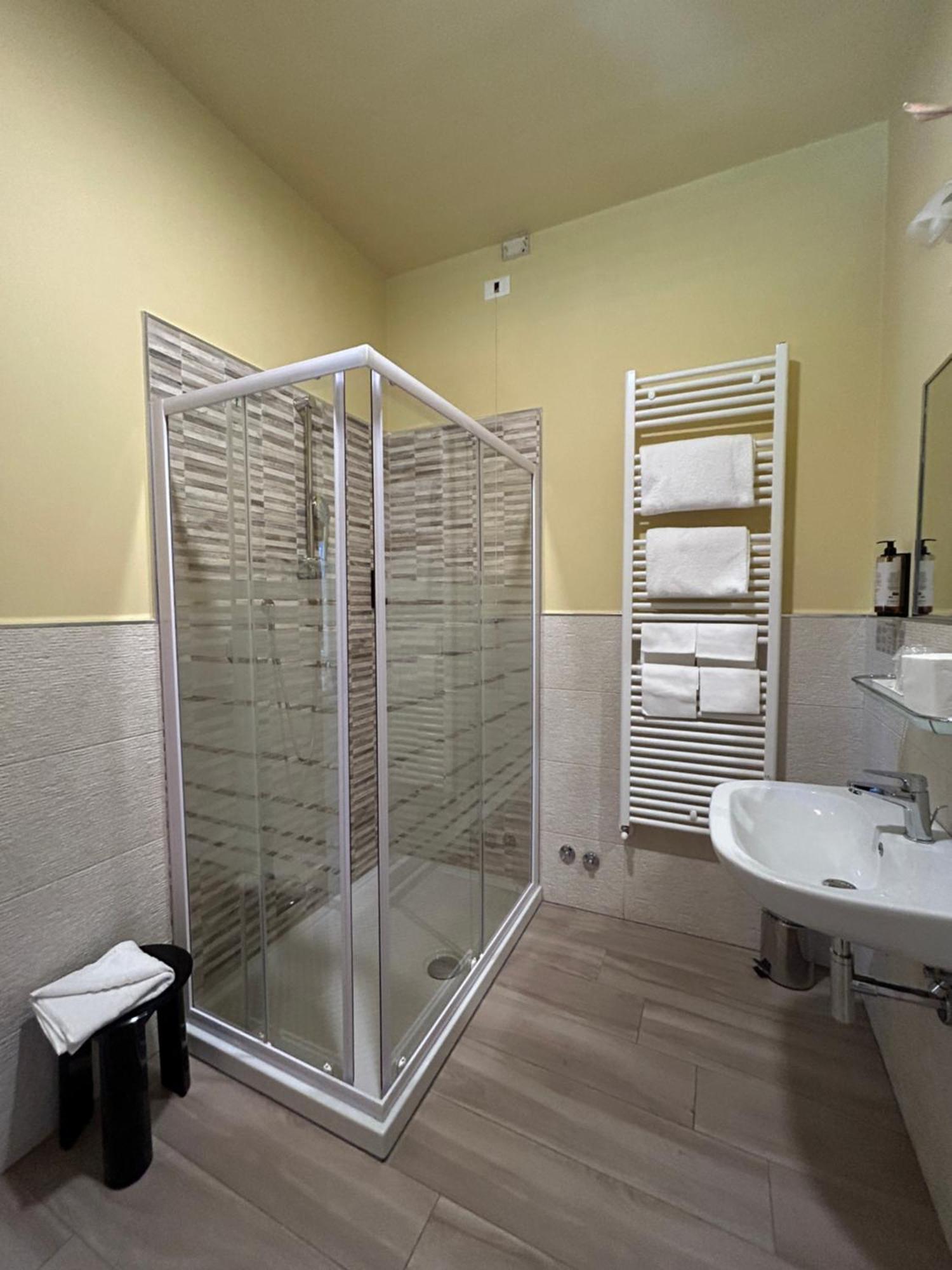 Deluxe Double Room,1598393681:JPEG