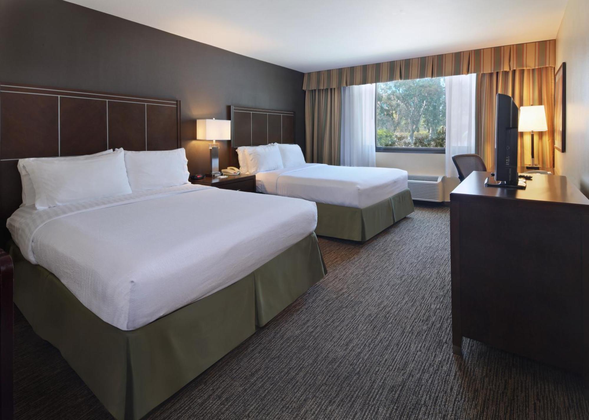 Standard Queen Room Two Queen Beds