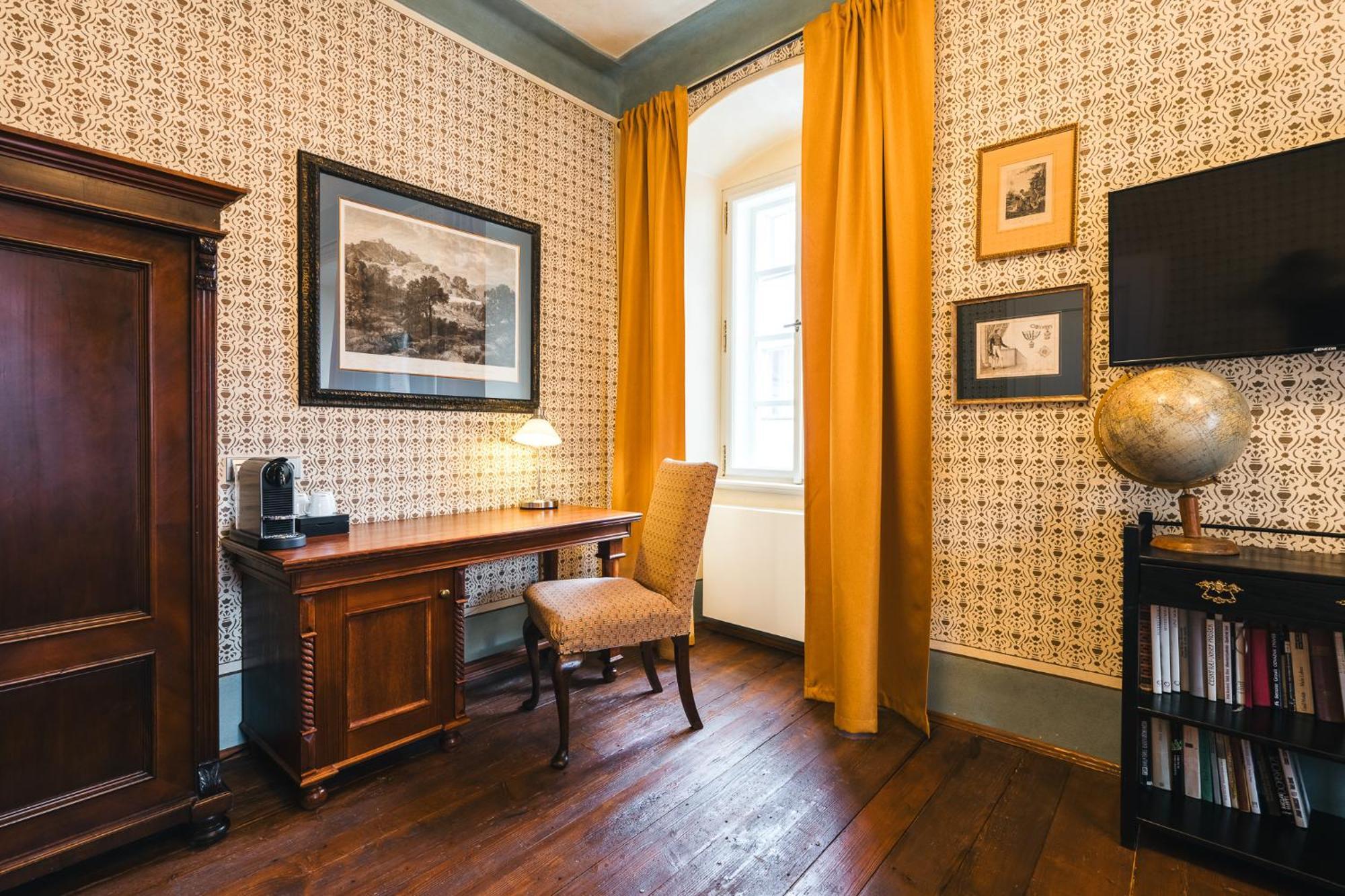 Comfort Triple Room