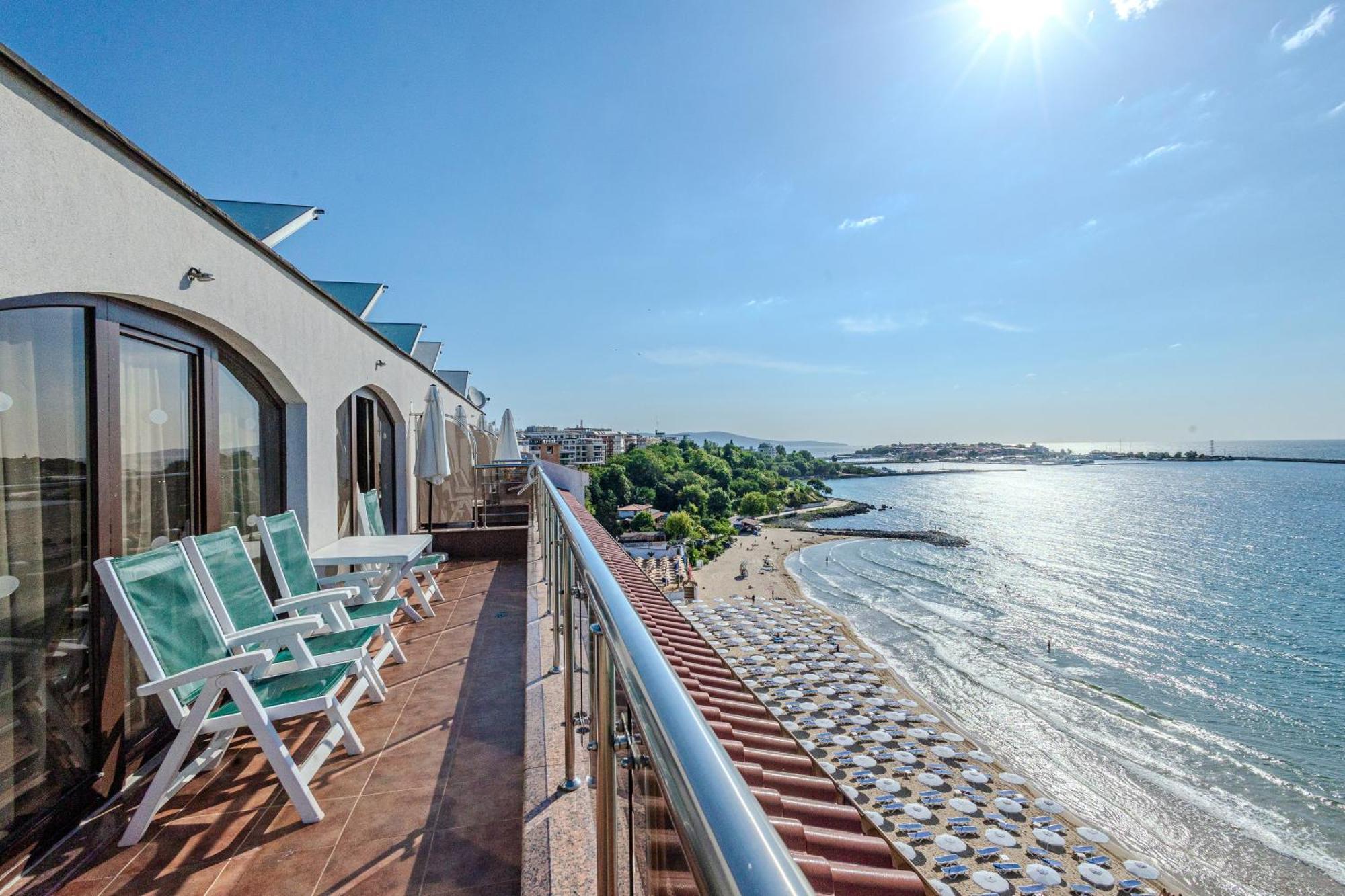 One-Bedroom Apartment Balcony Sea View