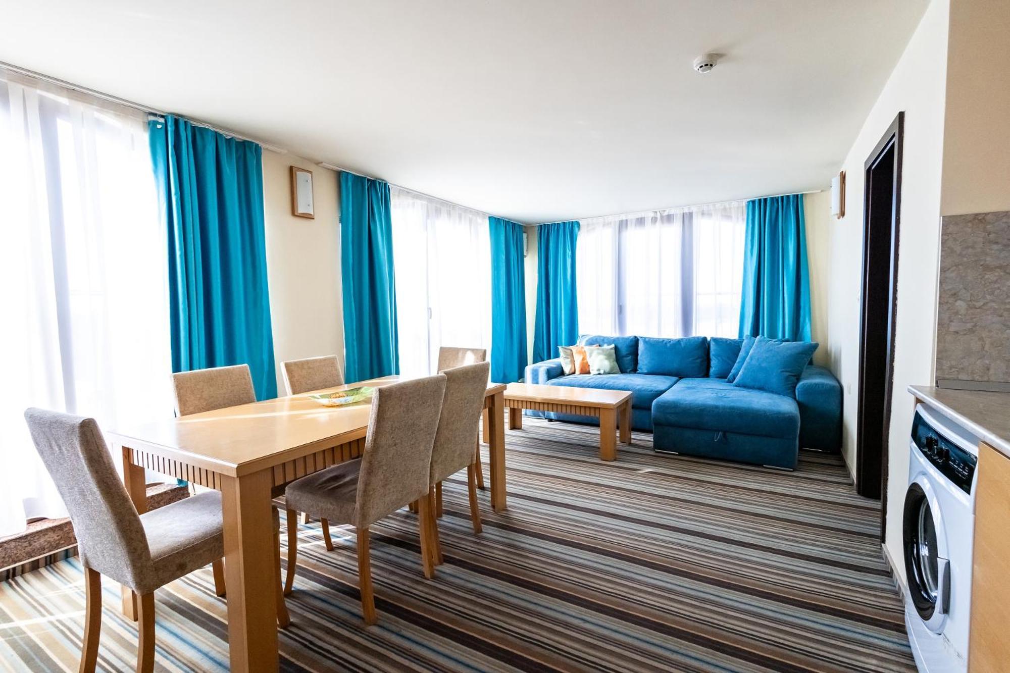 One-Bedroom Apartment Balcony Sea View