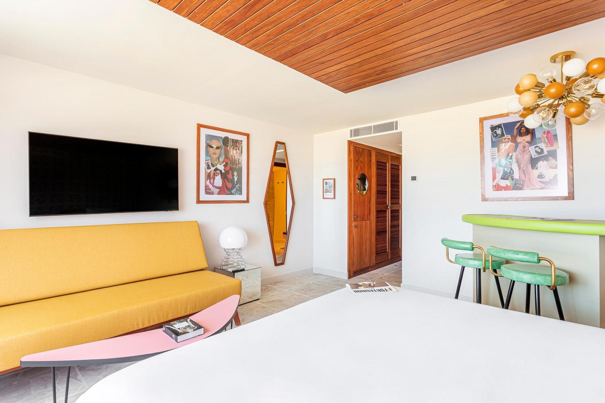 Junior Suite Pool View