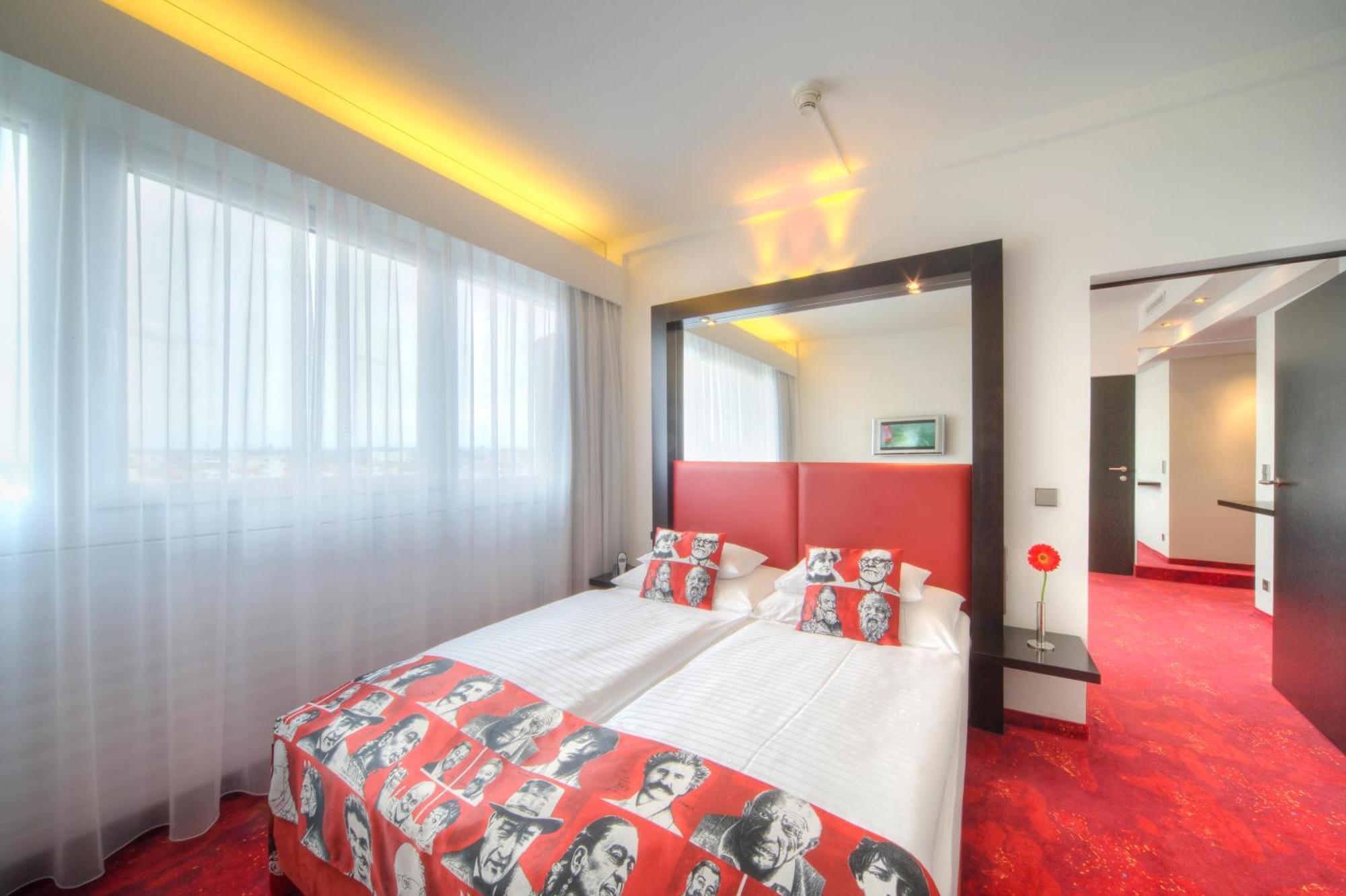 Junior Suite,1599639888:JPEG