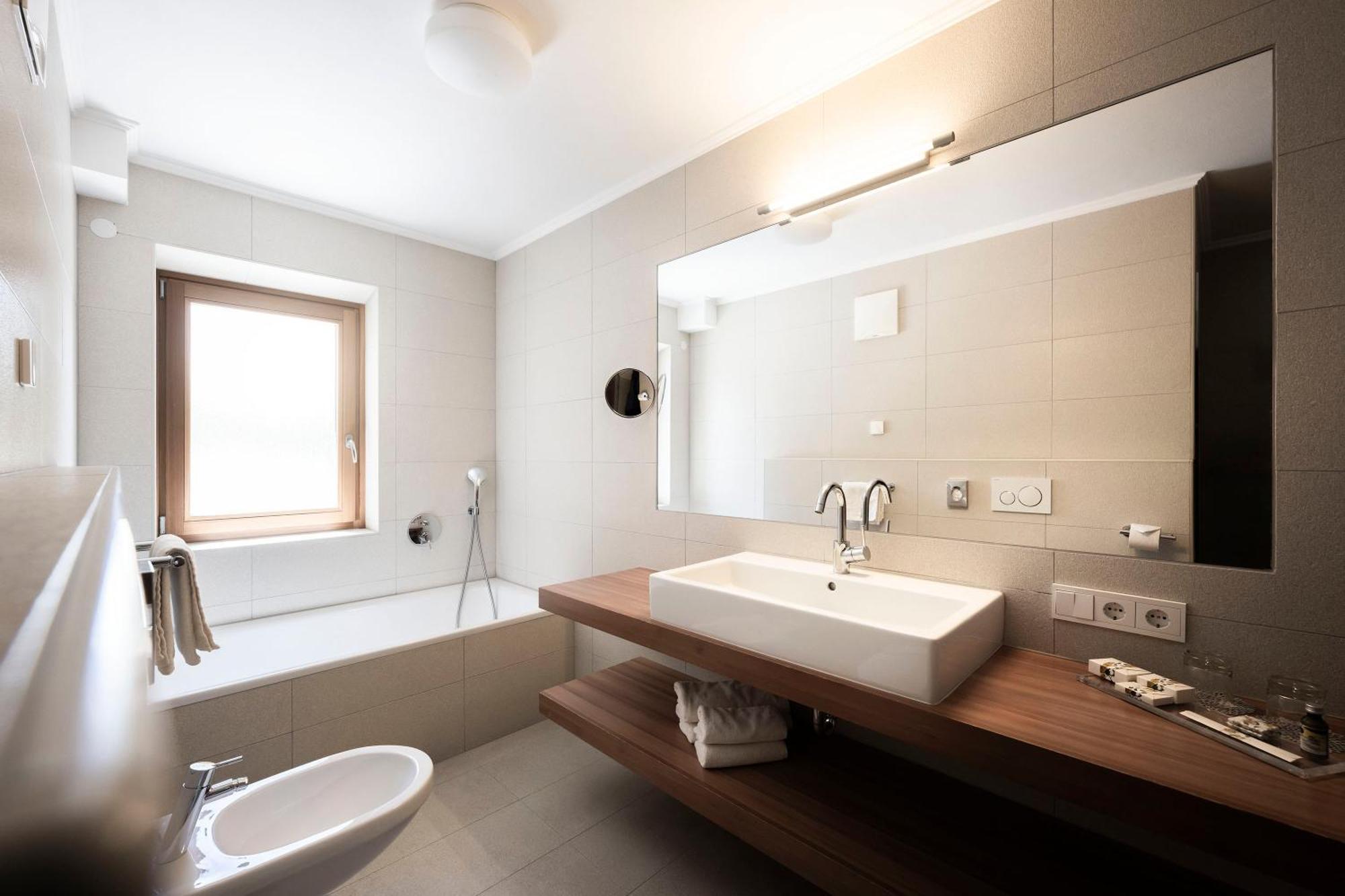 Comfort Double Room with Balcony and Valley View