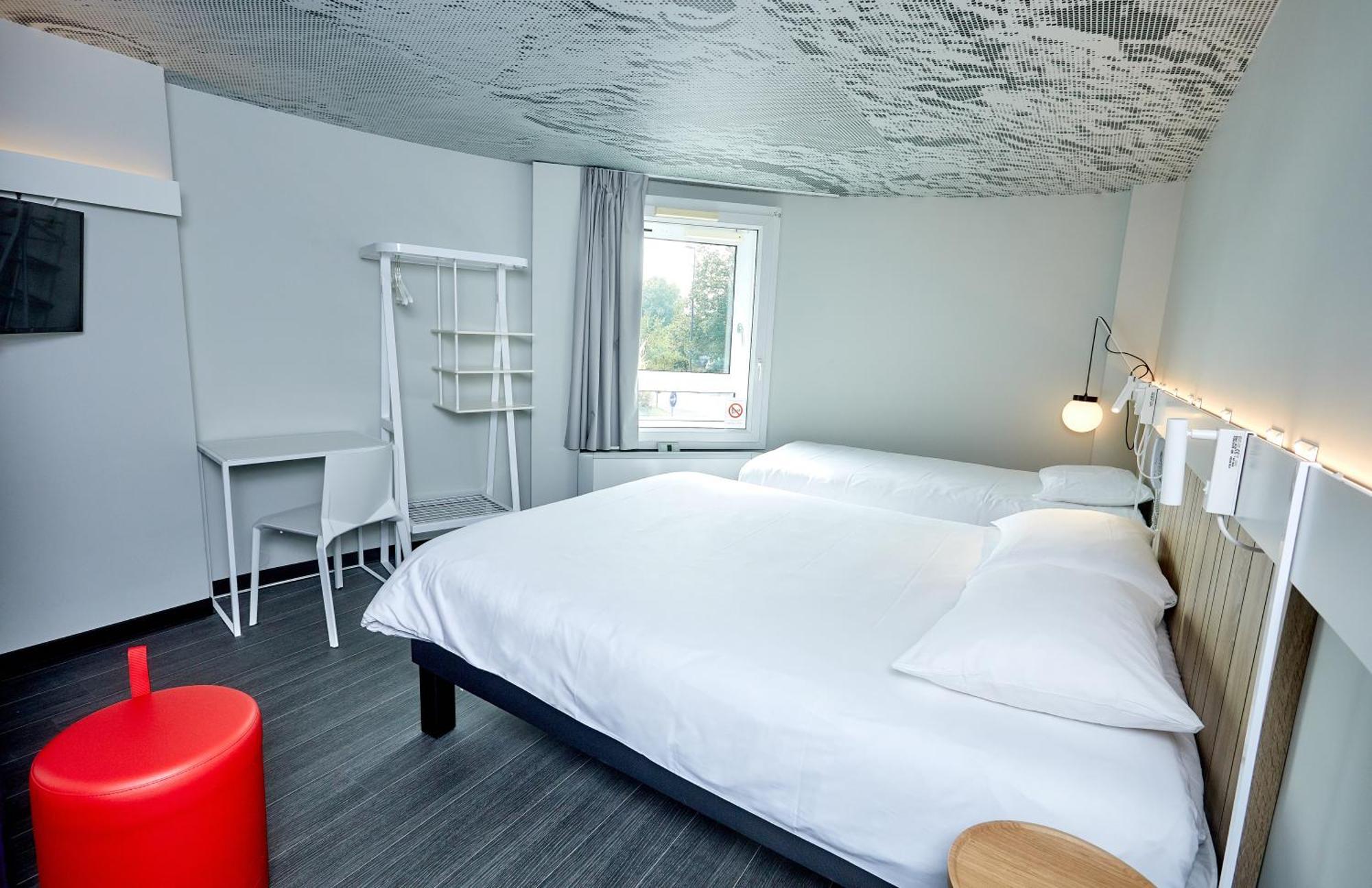 Standard Double Room One Double One Single Bed Non-Smoking