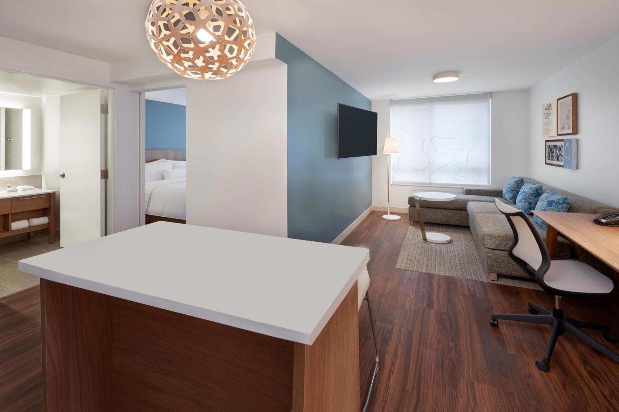 1 Bedroom Suite 1 King Sofa bed,1599701636:JPEG