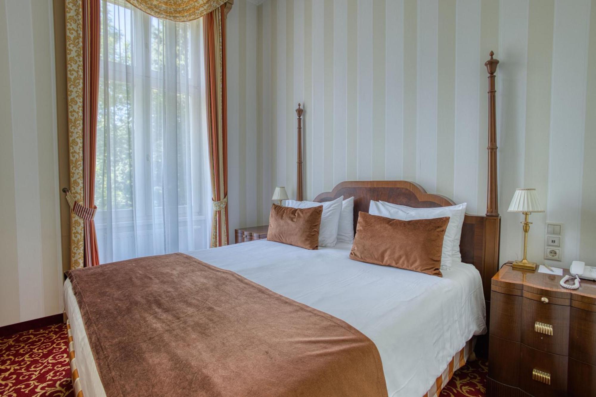 Deluxe Double Room Wellness Fitness Access