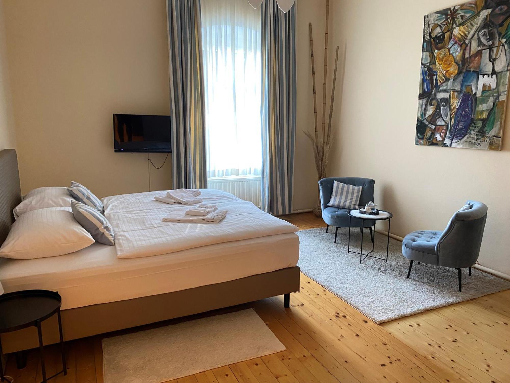 Family Room,1756511525:JPEG