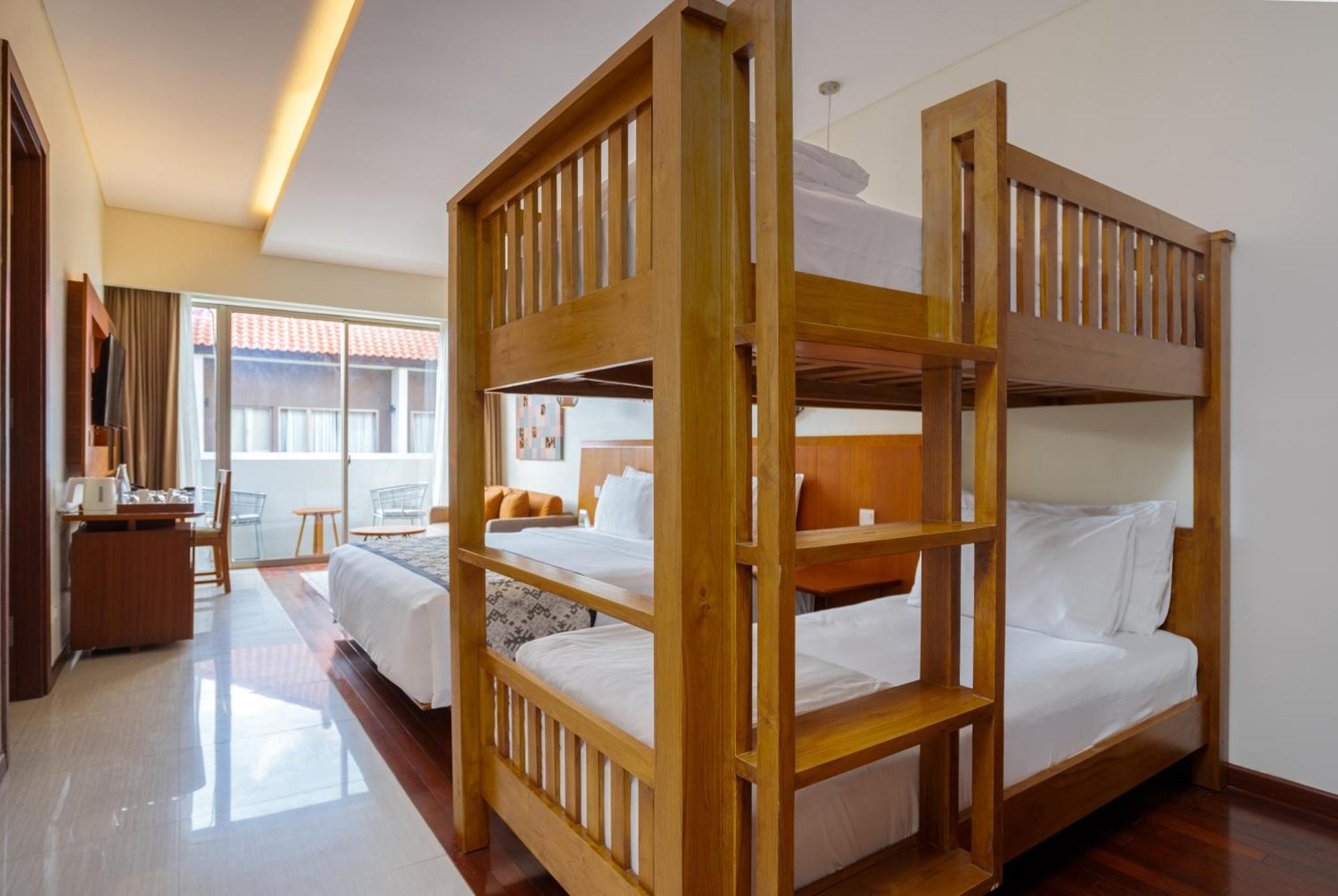 Deluxe Family Room