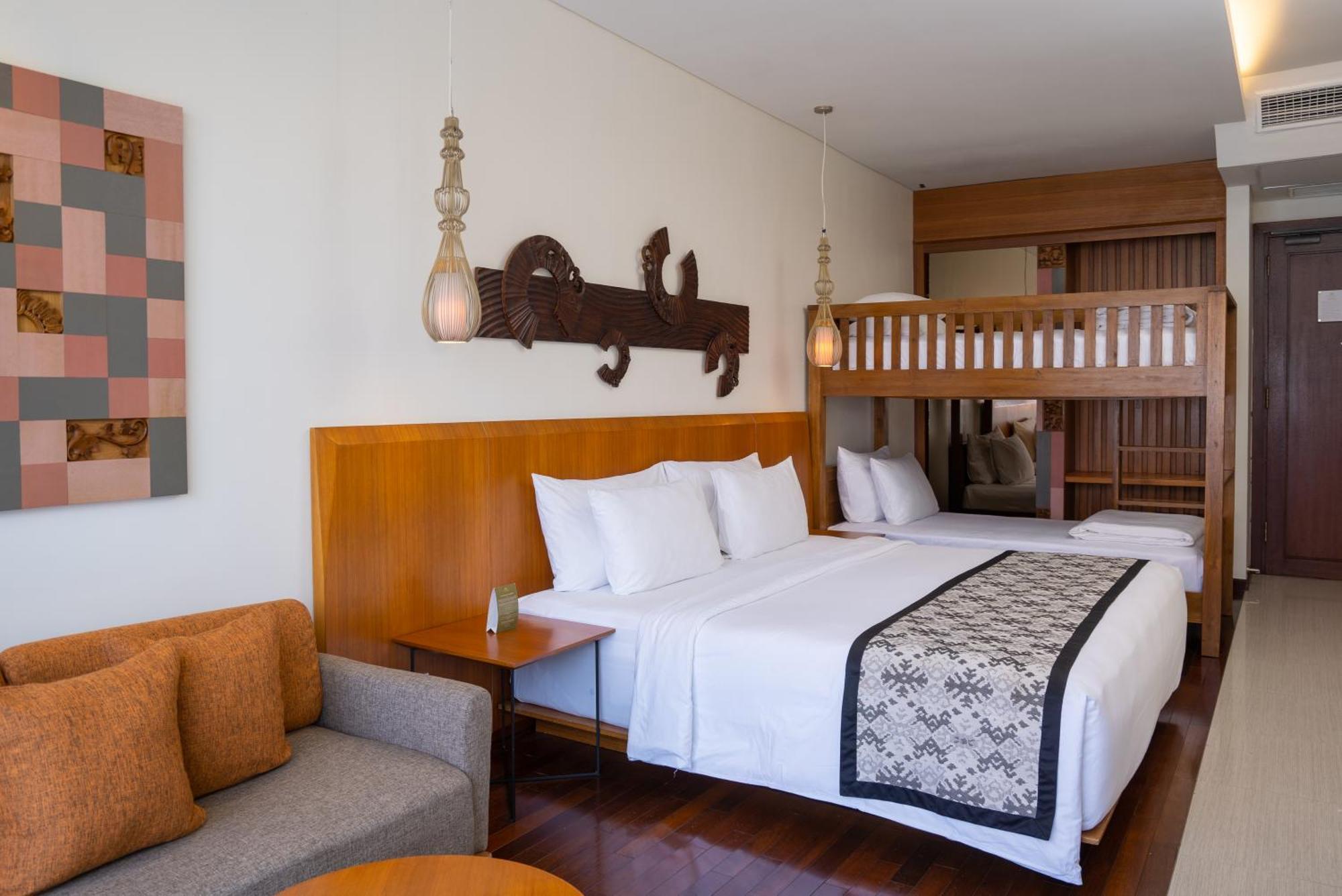 Deluxe Family Room
