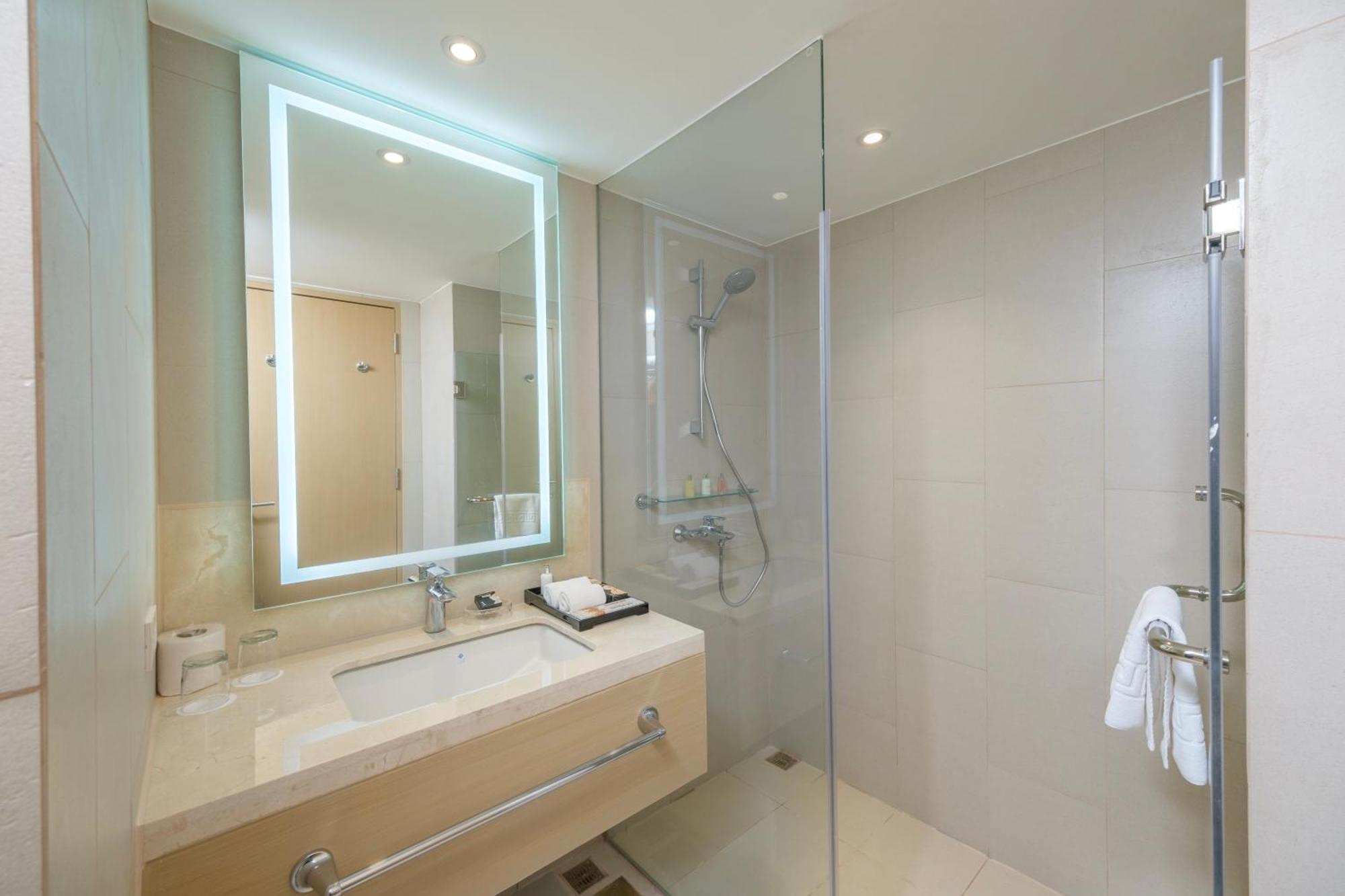 2 Single Beds Standard Room Lounge Access