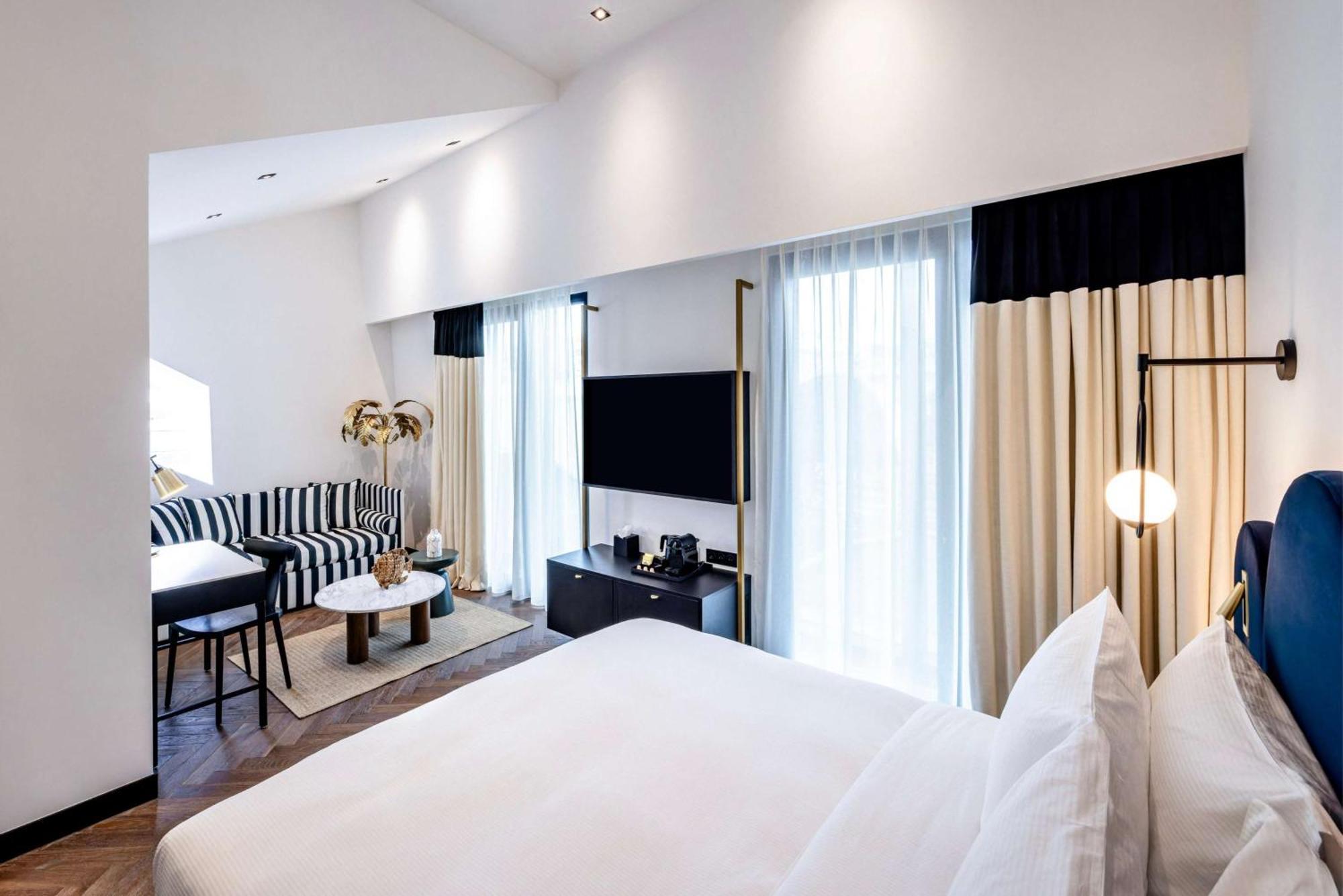 Premium King Room,1601619169:JPEG