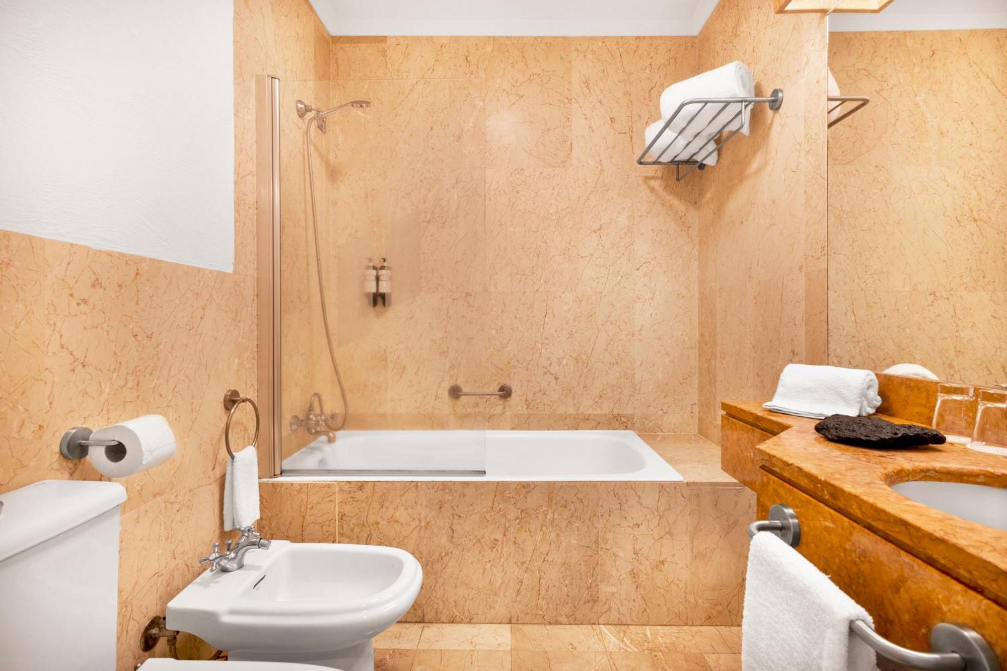 Standard Suite,1661633414:JPEG