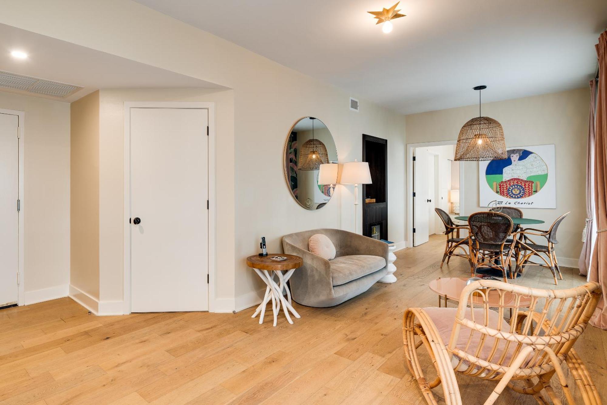 Grand One Bedroom Queen Suite