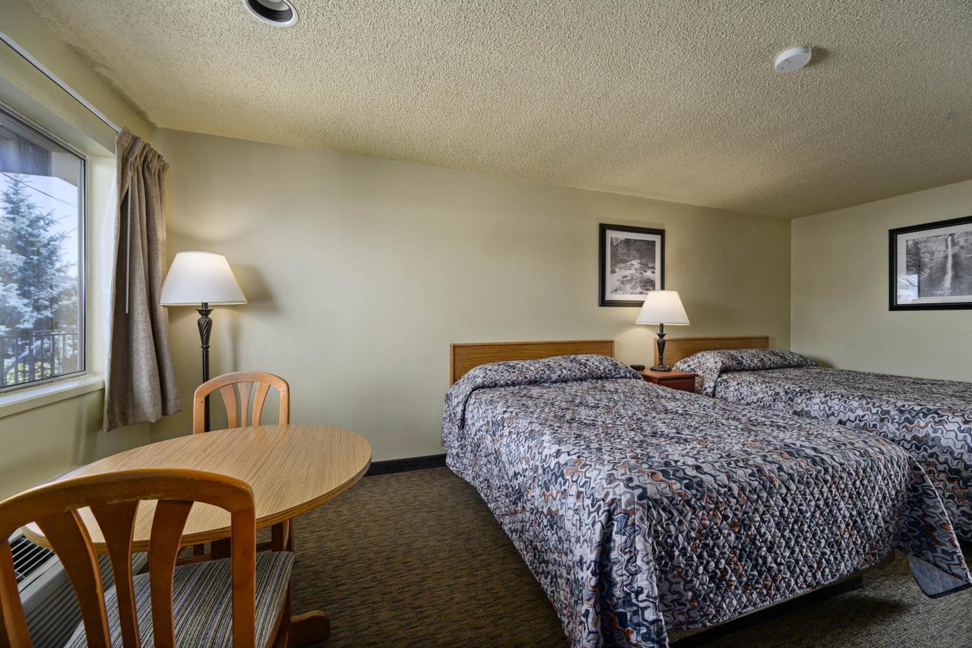 Queen Room Two Queen Beds Non-Smoking